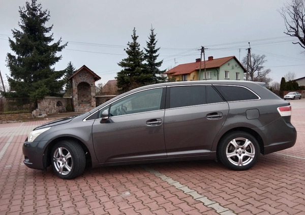 Toyota Avensis cena 26900 przebieg: 199000, rok produkcji 2009 z Biała małe 742